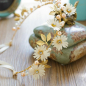 Preview: Blütenkranz, Haarschmuck - zarte goldene Blättchen und süsse Blumen