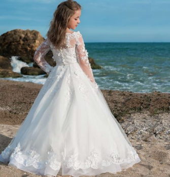 Bezauberndes Kleid mit Blütenapplikationen für Kommunion oder Hochzeit