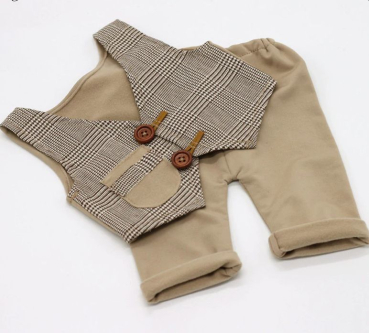 Newborn Set für kleine Gentlemen, Gilet und Hose, in Hellbraun oder Blau