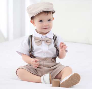 Pinkvanille Kollektion: Hellbraunes elegantes Anzug-Set für Baby Boys, 5-teilig - optional mit Weste. Sommerset, kurzärmlig und Shorts!