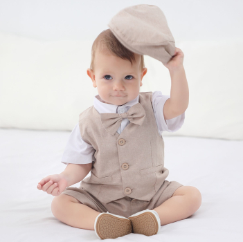 Pinkvanille Kollektion: Hellbraunes elegantes Anzug-Set für Baby Boys, 5-teilig - optional mit Weste. Sommerset, kurzärmlig und Shorts!