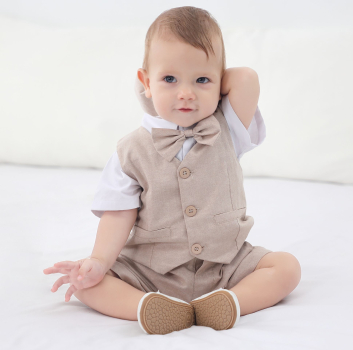 Pinkvanille Kollektion: Hellbraunes elegantes Anzug-Set für Baby Boys, 5-teilig - optional mit Weste. Sommerset, kurzärmlig und Shorts!