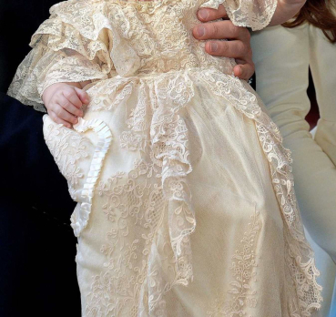 Einmalig: Taufkleid 'Prinz George' - inspiriert von der berühmten Taufe des Britischen Königshauses