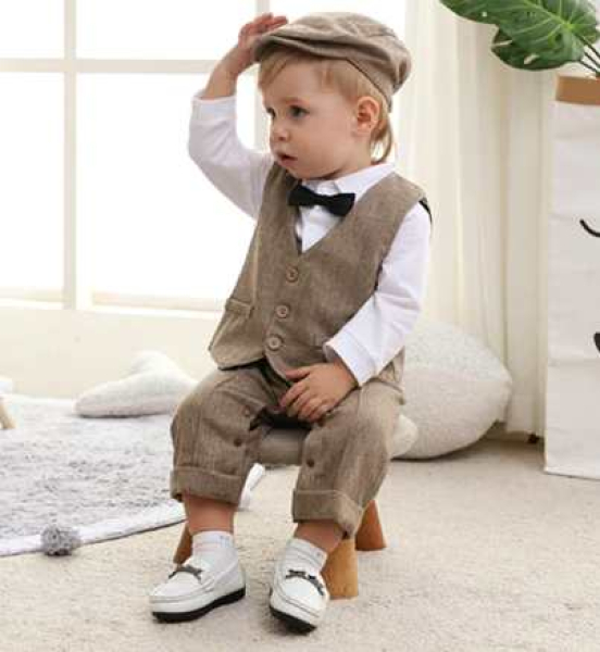 Festliche Anzug Sets mit Beret für kleine Gentlemen, in grau oder braun - ganz im Peaky-Blinders Stil