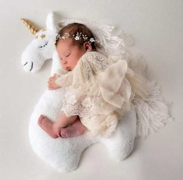 Einhorn Kissen für Babyfotografie - weich und bequem für sensationell süsse Fotos