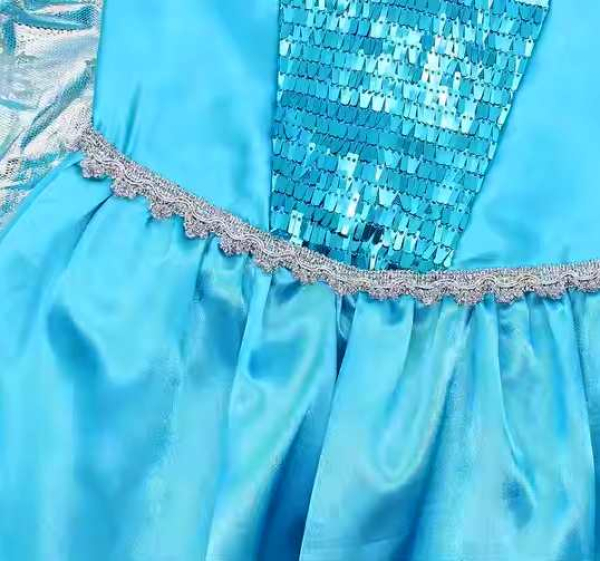 Von Elsa inspiriert - das perfekte glamouröse Kleid für kleine Eisköniginnen